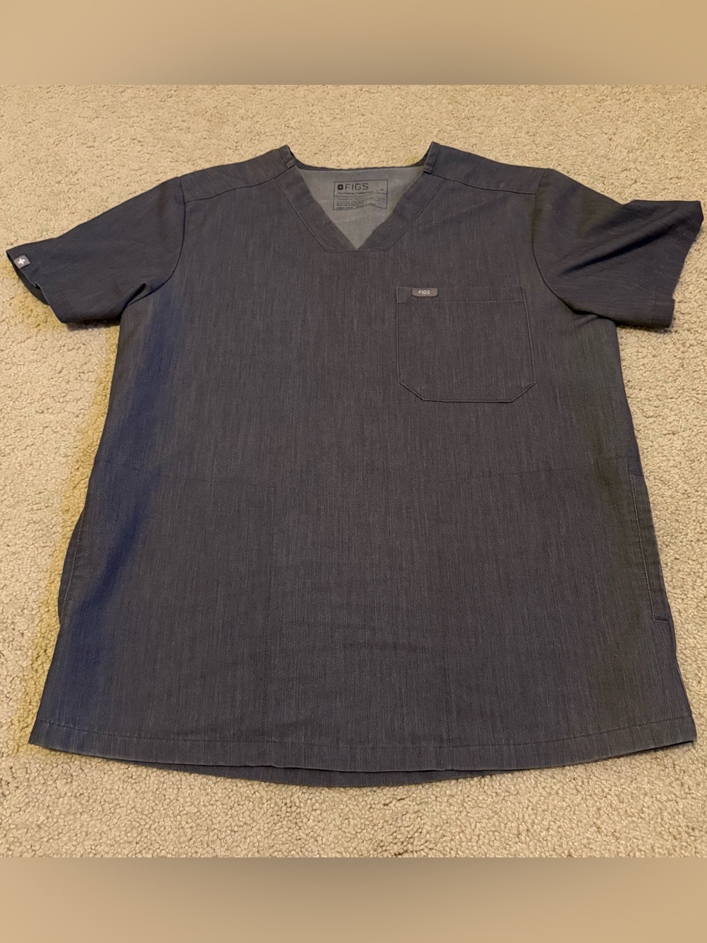 FIGS Technical Collection Chisec Scrub Top Men’s Size Medium Graphite Gray